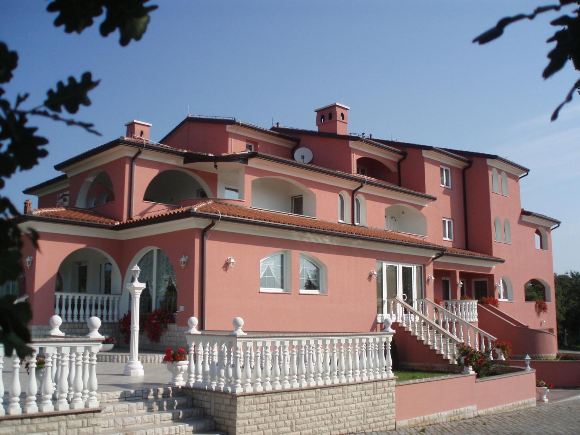 Apartments And Rooms Villa Chiara Krnica Exteriör bild
