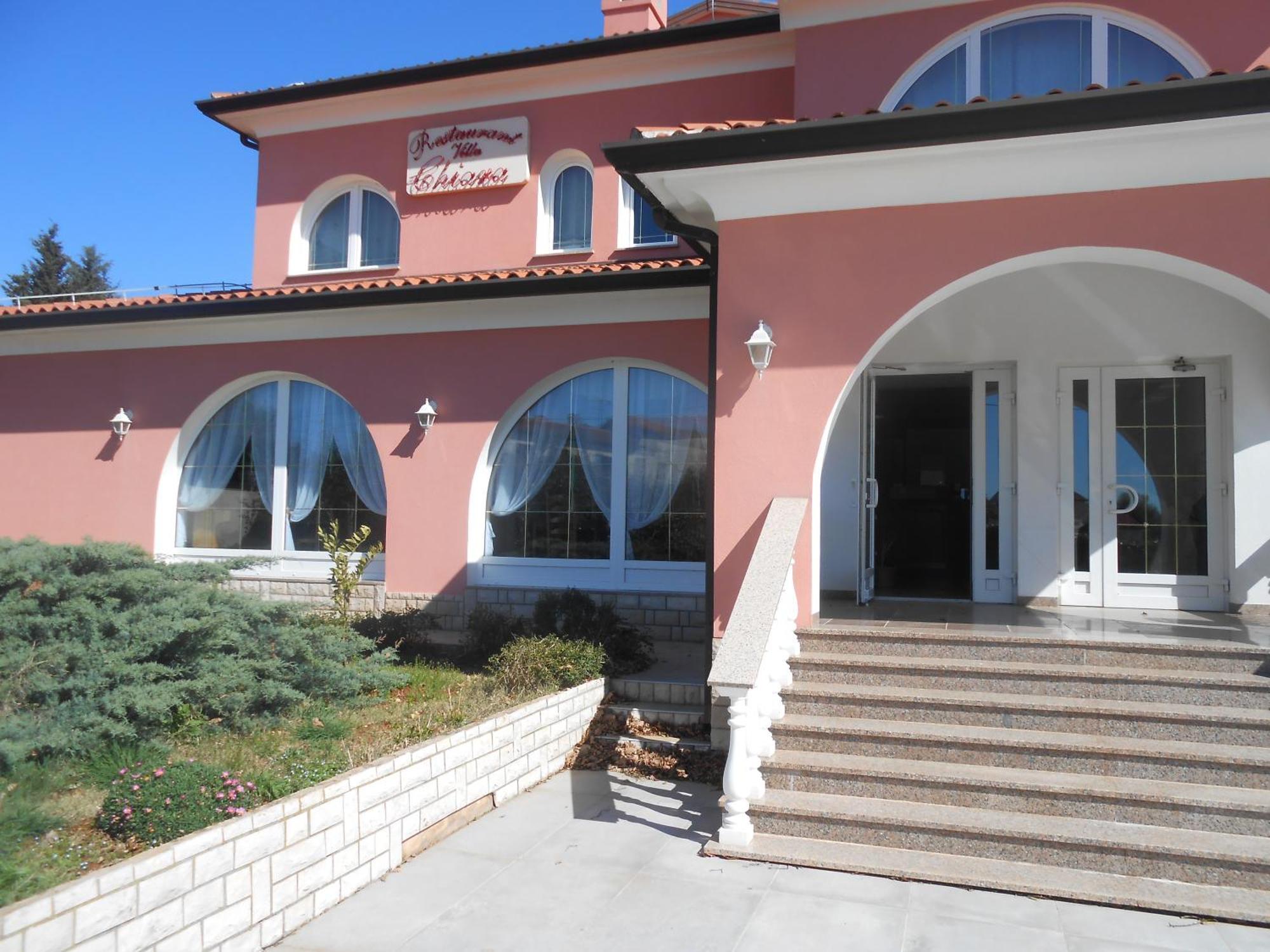 Apartments And Rooms Villa Chiara Krnica Exteriör bild